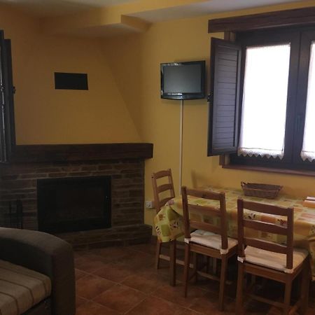 Tia Maria Bed & Breakfast Cerredo Bagian luar foto