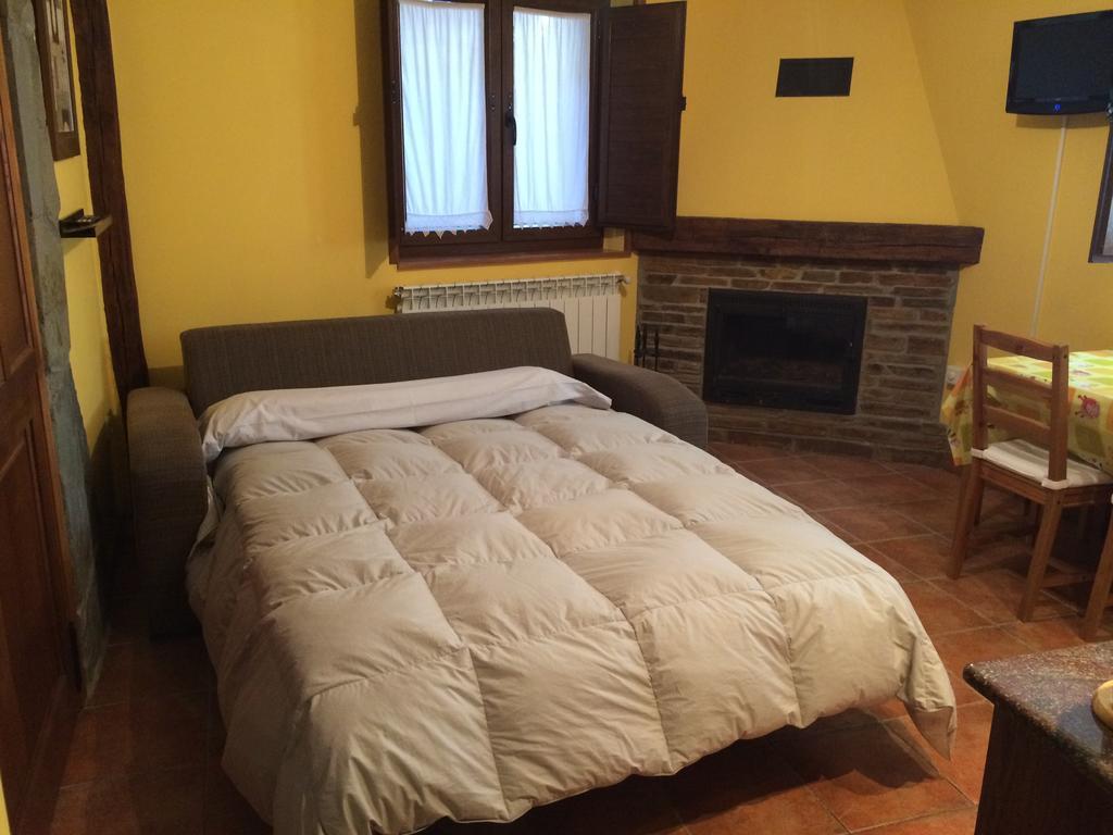 Tia Maria Bed & Breakfast Cerredo Bagian luar foto