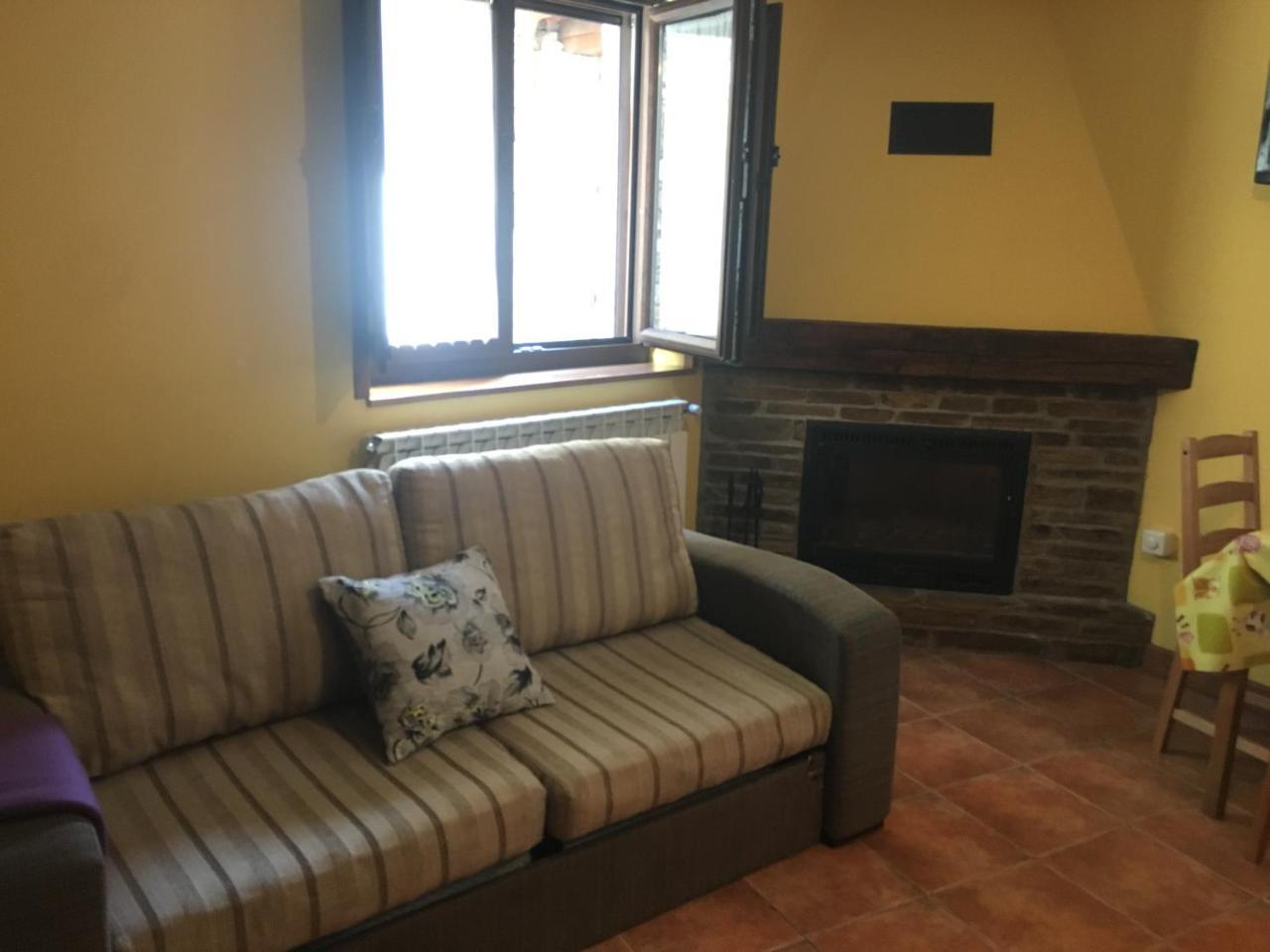 Tia Maria Bed & Breakfast Cerredo Bagian luar foto
